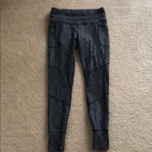 Athleta leggings.  With side pockets.